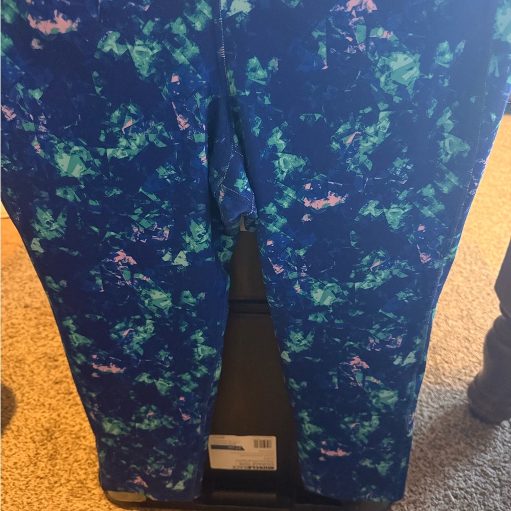Old Navy Women's Capris with Blue and Green Pattern